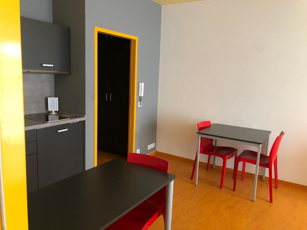 Office Apartments Брно Экстерьер фото